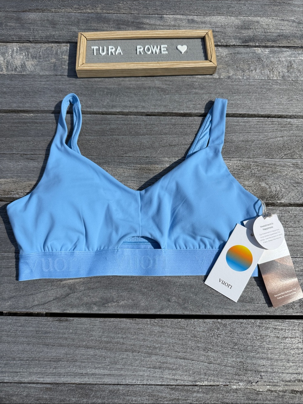 Vuori Elevate Daily Bra Spring Blue Size large NWT logo with cutout